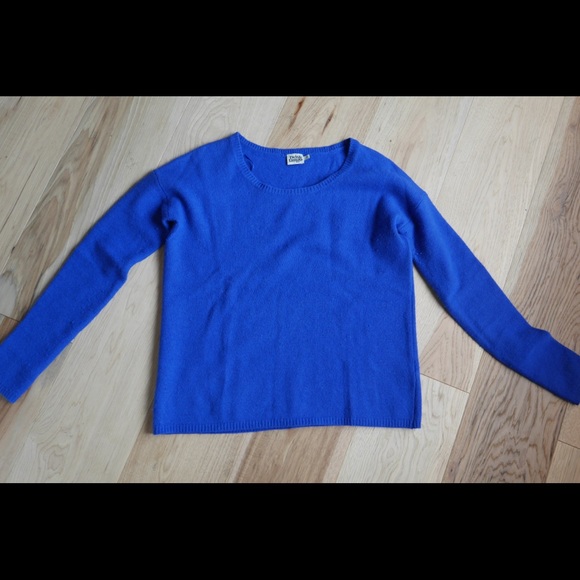 Twist & Tango Scoop Neck Sweater - Picture 2 of 3
